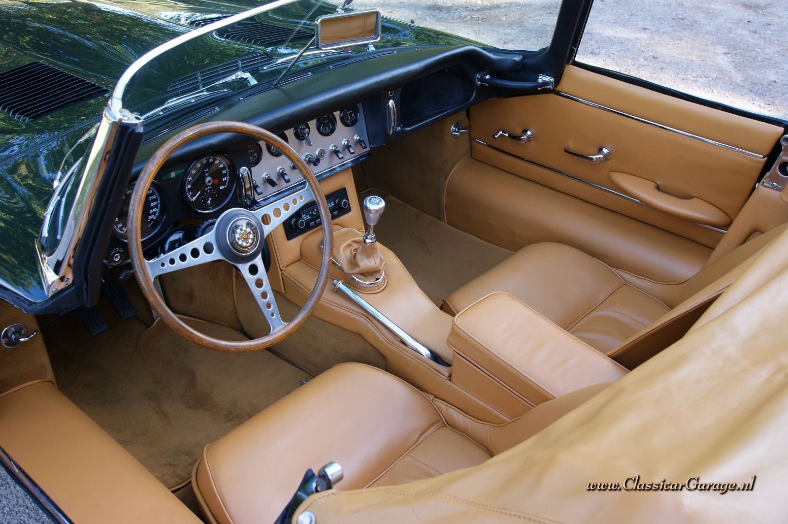 Ягуар e Type 1961 салон
